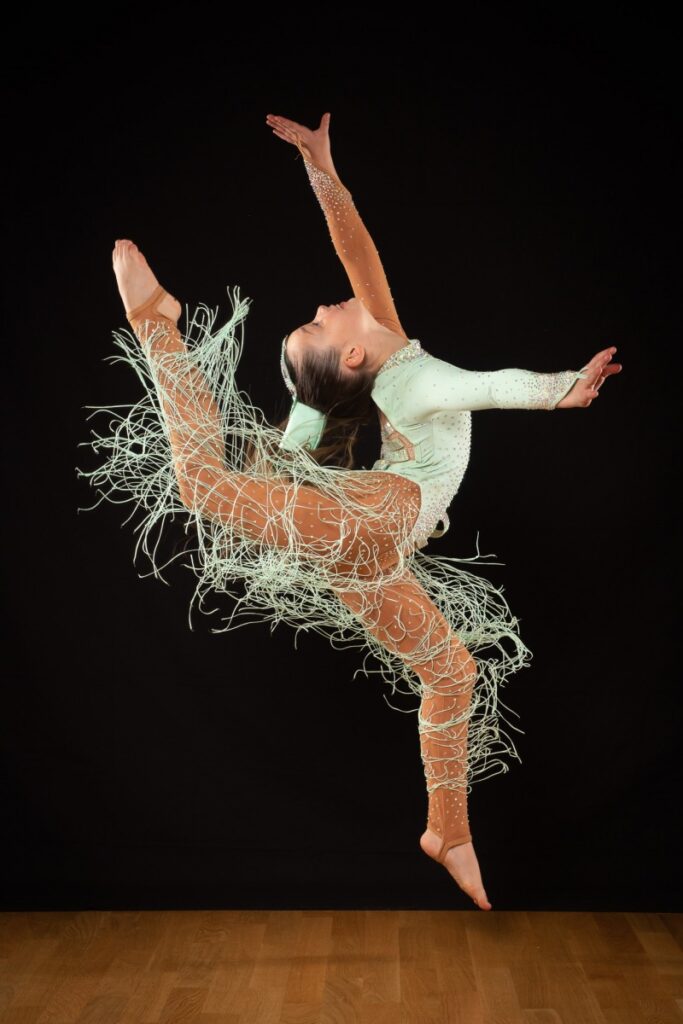 Helen Rose Photography: Your go-to dance studio photographer for vibrant, dynamic photos that showcase the beauty and passion of movement.